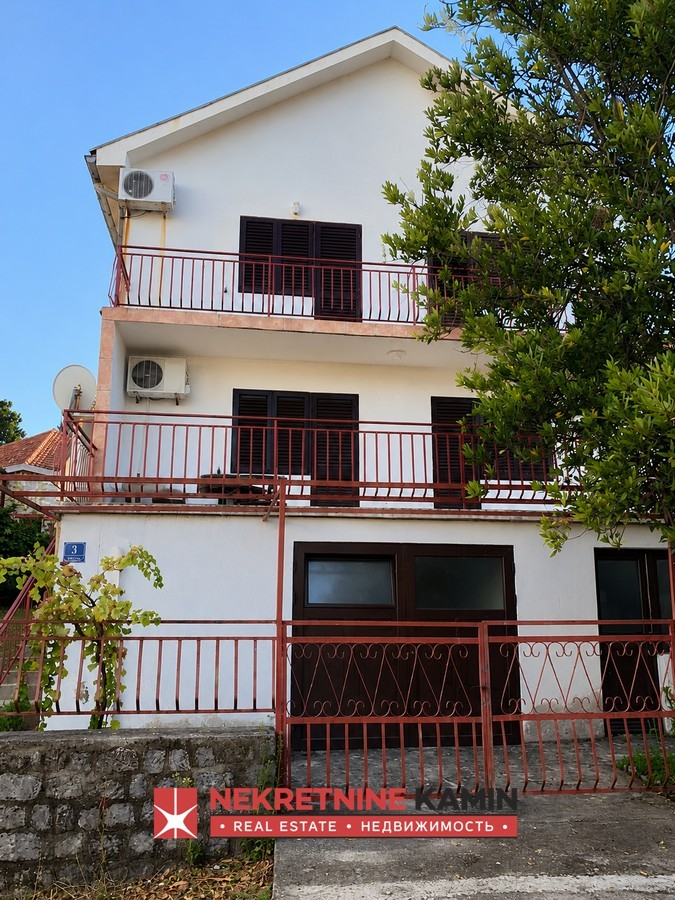 Na prodaju kuća 170m2 sa placem 392m2, Radovići, Luštica, Tivat